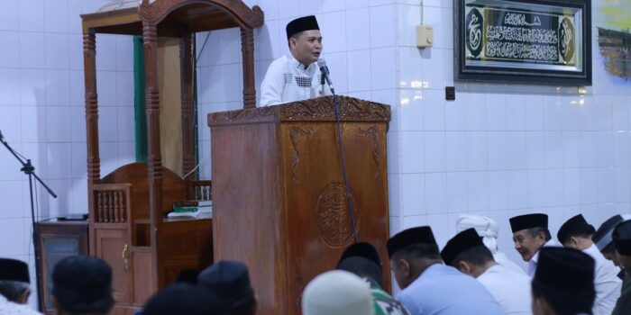 Pererat Silaturahmi, Wabup Hengky Yasin dan Ketua Bidang I TP PKK Safari Ramadan di Lengkese
