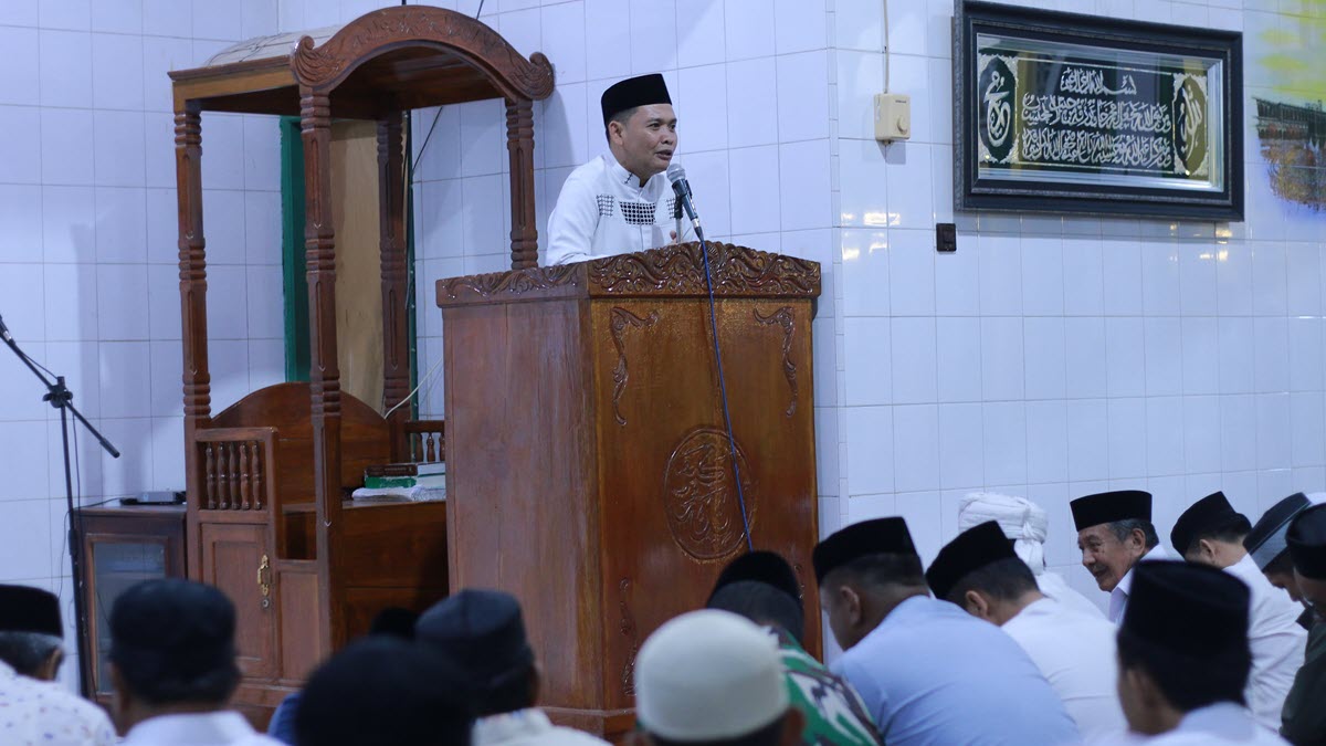 Pererat Silaturahmi, Wabup Hengky Yasin dan Ketua Bidang I TP PKK Safari Ramadan di Lengkese