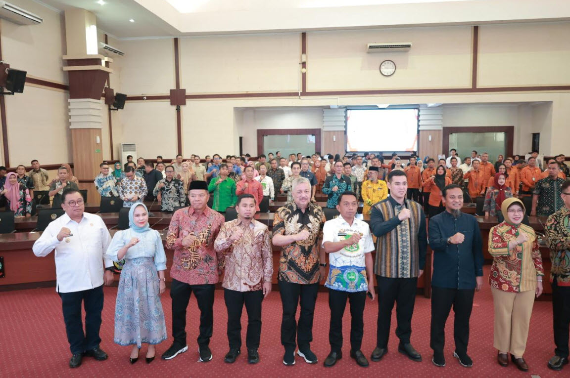 Bupati Daeng Manye Hadiri MoU Penyediaan Data Statistik di Kantor Gubernur Sulsel