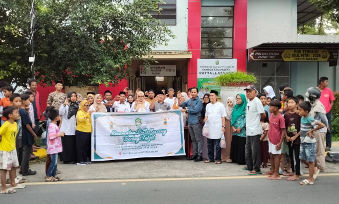 Kecamatan Pattallassang Rutin Berbagi Takjil Selama Ramadhan