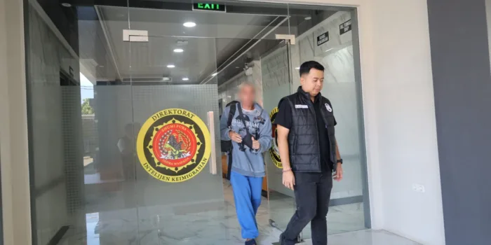 WN Belgia Pelaku Aksi Viral Terjun ke Laut Pakai Motor Rental Berhasil Diamankan di Bandara Sultan Hasanuddin