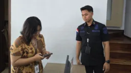 Sosialisasi Aplikasi APOA oleh petugas Kantor Imigrasi Makassar kepada manajemen hotel di Sulawesi Selatan