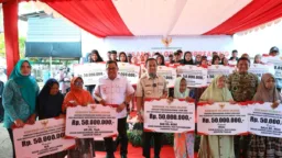 Gubernur Sulsel Groundbreaking 40 Rumah Layak Huni di Takalar, Ini Kata Bupati Daeng Manye