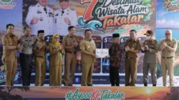 Kepala Lingkungan Ranca Dg Sarro Terima Hadiah Istimewa dari Bupati Takalar