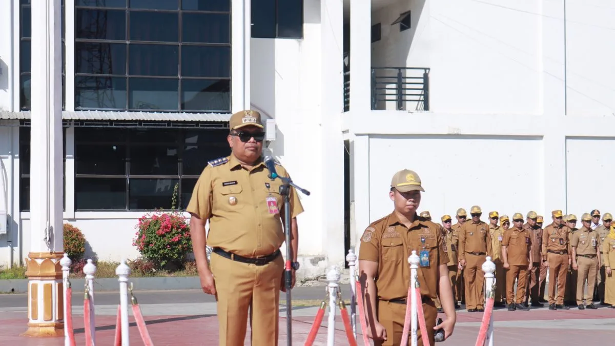 Bupati Daeng Manye Pimpin Apel Gabungan, Tekankan Disiplin dan Budaya Kerja Cepat Bupati Daeng Manye Pimpin Apel Gabungan, Tekankan Disiplin dan Budaya Kerja Cepat