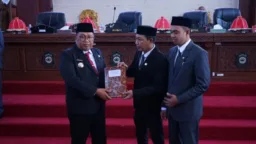 Bupati Takalar Serahkan Ranperda APBD 2025