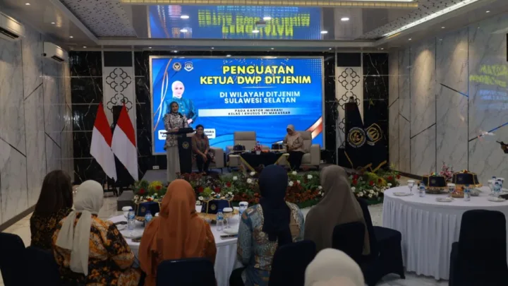 Ketua DWP Ditjen Imigrasi Tekankan Pola Hidup Sederhana Kepada Jajaran DWP Imigrasi Sulsel