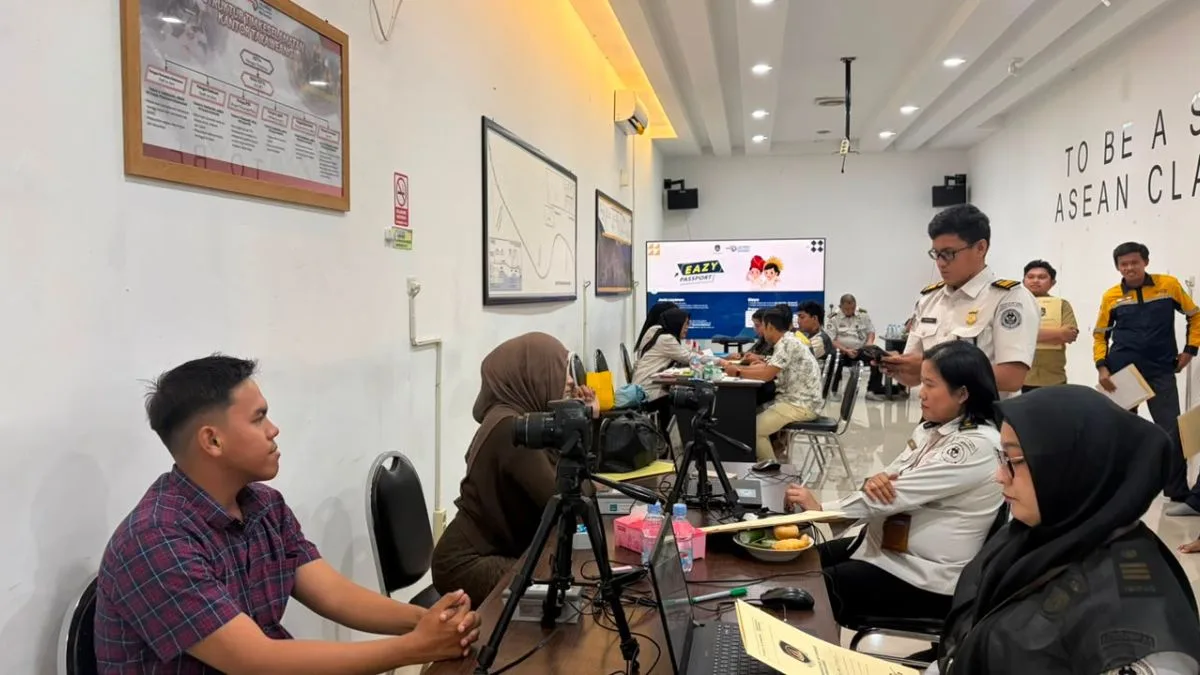 Permudah Masyarakat Urus Paspor, Imigrasi Makassar hadirkan Layanan Eazy Passport di PT Celebes Railway Indonesia Pangkep