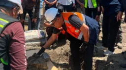 Bupati Daeng Manye Peletakan Batu Pertama Kampung Nelayan di Topejawa