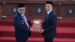 Bupati Daeng Manye Serahkan KUA-PPAS 2027, Fokus 5 Agenda Utama