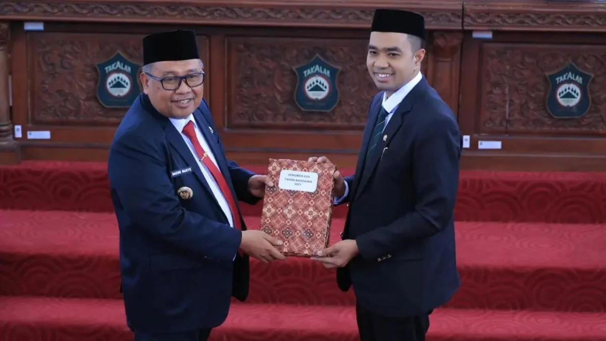 Bupati Daeng Manye Serahkan KUA-PPAS 2027, Fokus 5 Agenda Utama