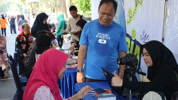 Imigrasi Makassar Layani 48 Pemohon Paspor Melalui Layanan Pasporia di CFD Sudirman Makassar