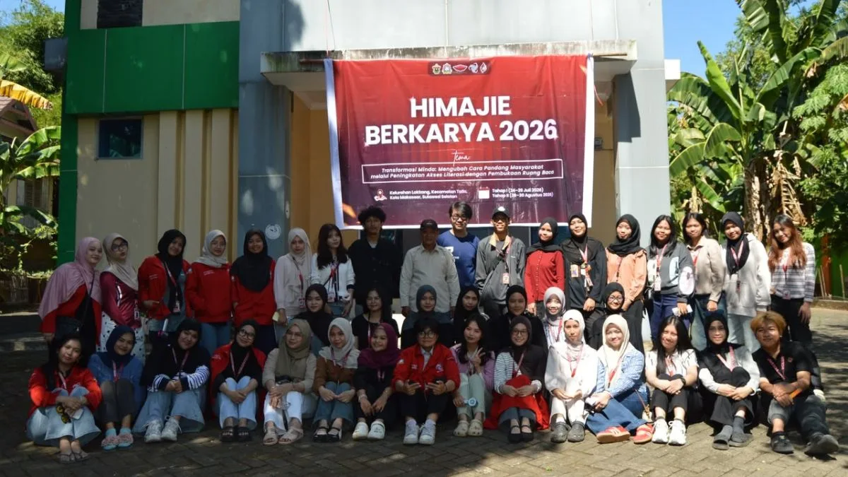 Perkuat Budaya Baca, HIMAJIE FEB UH Buka Ruang Akses Baca di Kelurahan Lakkang