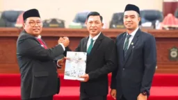 Belanja Naik 6,4 Persen, Bupati Takalar Serahkan Ranperda APBD Perubahan 2026