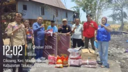 Bupati Takalar Instruksikan Dinsos PMD Serahkan Bantuan Darurat untuk Korban Kebakaran di Cikoang Bupati Takalar Instruksikan Dinsos PMD Serahkan Bantuan Darurat untuk Korban Kebakaran di Cikoang