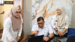 Bupati Takalar Sidak Dinsos-PMD Minta Pelayanan BPJS Cepat dan Tanpa Keluhan Bupati Takalar Sidak Dinsos-PMD: Minta Pelayanan BPJS Cepat dan Tanpa Keluhan