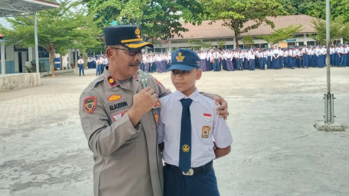 Polisi Peduli Pendidikan, Wakapolres Takalar Ajak Siswa Jauhi Perilaku Menyimpang
