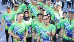 Semarak HUT Sulsel ke-357, Wabup Hengky Yasin Pimpin Kontingen Takalar di Jalan Sehat Anti Mager