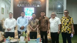 Terima Kunjungan DPRD Majene, Ketua DPRD Takalar Bahas Ranperda Jamsostek dan Pemekaran Desa Terima Kunjungan DPRD Majene, Ketua DPRD Takalar Bahas Ranperda Jamsostek dan Pemekaran Desa